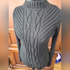 JESSICA SIMPSON SWEATER